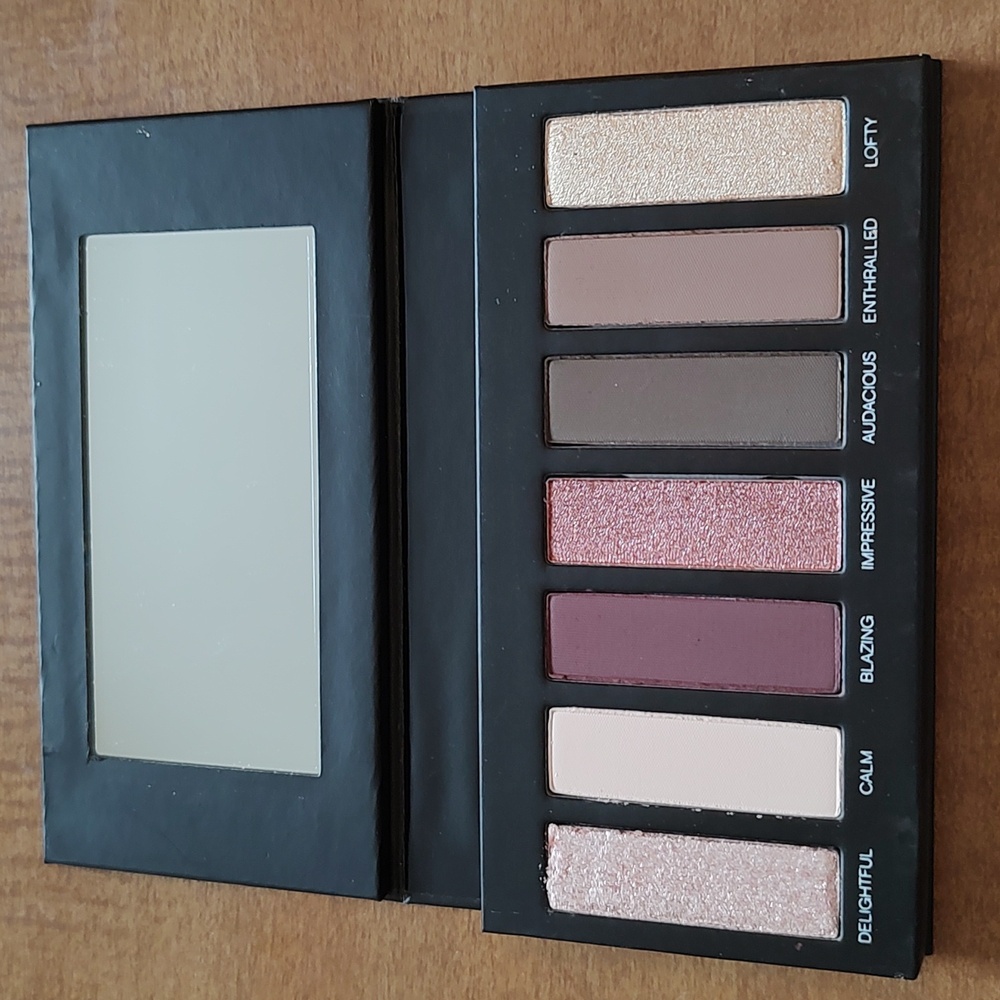 Younique addiction palette 6